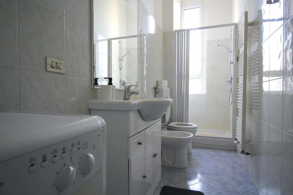 Splendido Bilocale A 4 Fermate Dal Duomo Apartamento Milão Exterior foto